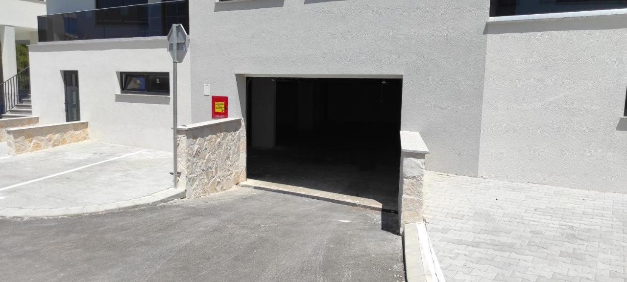 My Adriatic Place With Private Garden And Garage 시베니크 외부 사진