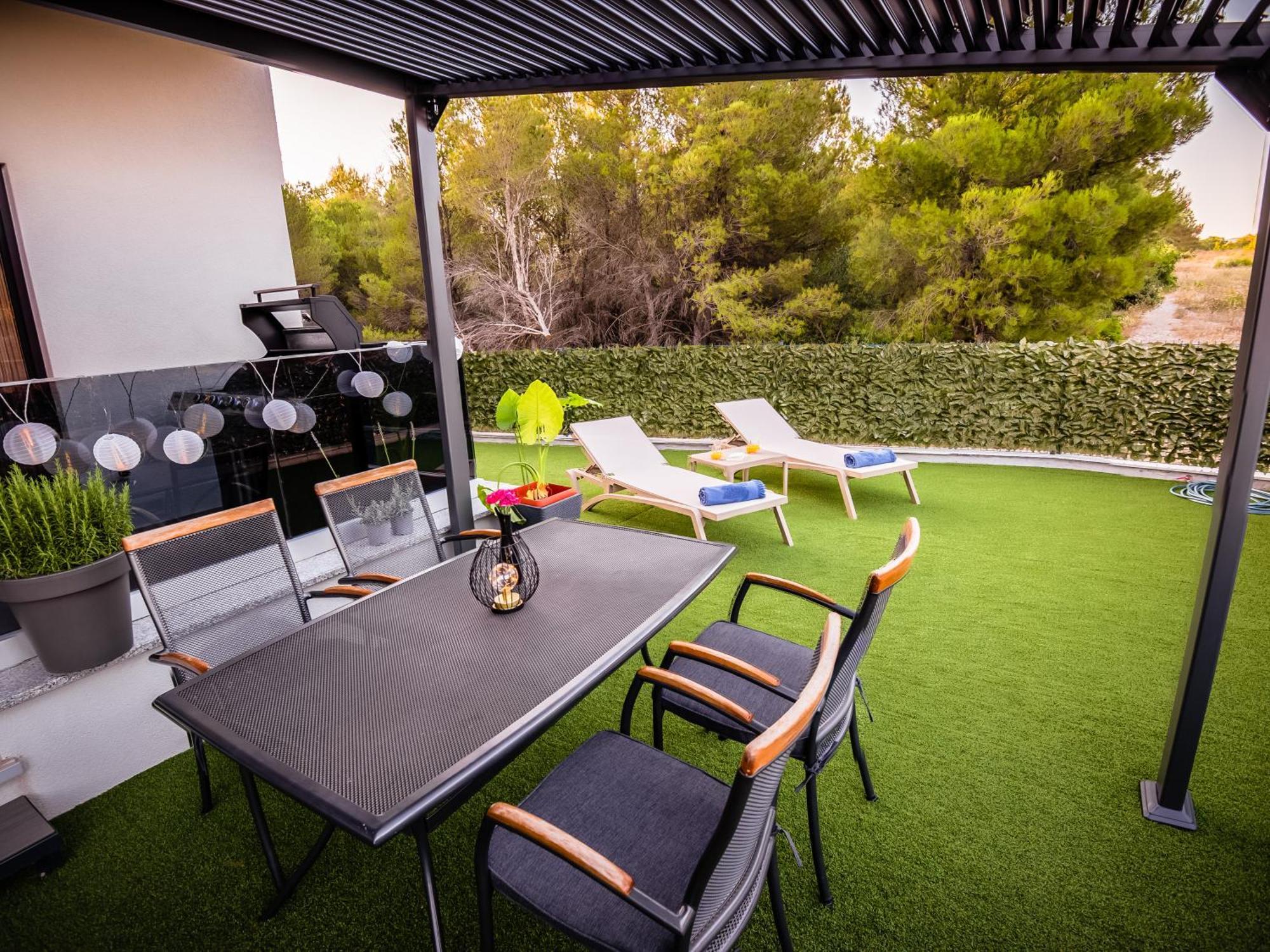 My Adriatic Place With Private Garden And Garage 시베니크 외부 사진